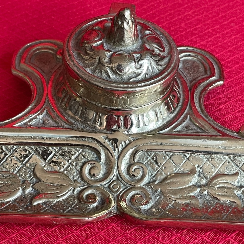 ✍️ Rare Antique Brass Inkwell w/Pen Rest From Early 1900,s. Made in Japan. ✍️ - Picture 8 of 15